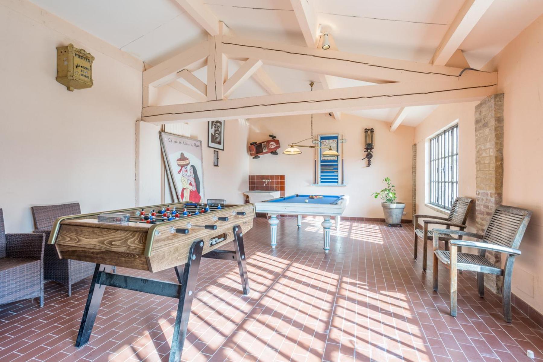 Superbe Mas Provençal 600m2 avec une Superbe Piscine Chauffée et très grand jardin 9000m2, situé au cœur du Luberon en campagne proche de L'Isle sur la Sorgue, 12 personnes, LS2-17 FIGNOULADO Clavaillan Exterior foto