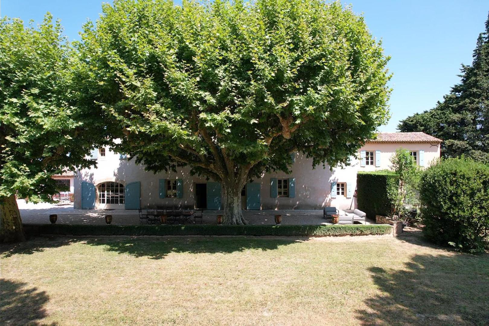 Superbe Mas Provençal 600m2 avec une Superbe Piscine Chauffée et très grand jardin 9000m2, situé au cœur du Luberon en campagne proche de L'Isle sur la Sorgue, 12 personnes, LS2-17 FIGNOULADO Clavaillan Exterior foto