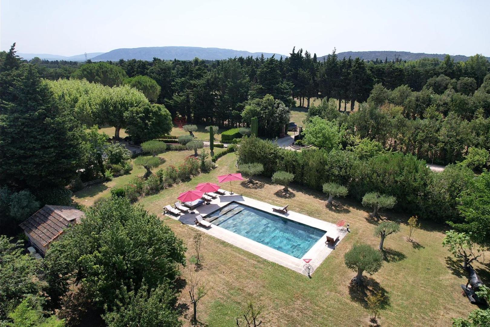 Superbe Mas Provençal 600m2 avec une Superbe Piscine Chauffée et très grand jardin 9000m2, situé au cœur du Luberon en campagne proche de L'Isle sur la Sorgue, 12 personnes, LS2-17 FIGNOULADO Clavaillan Exterior foto