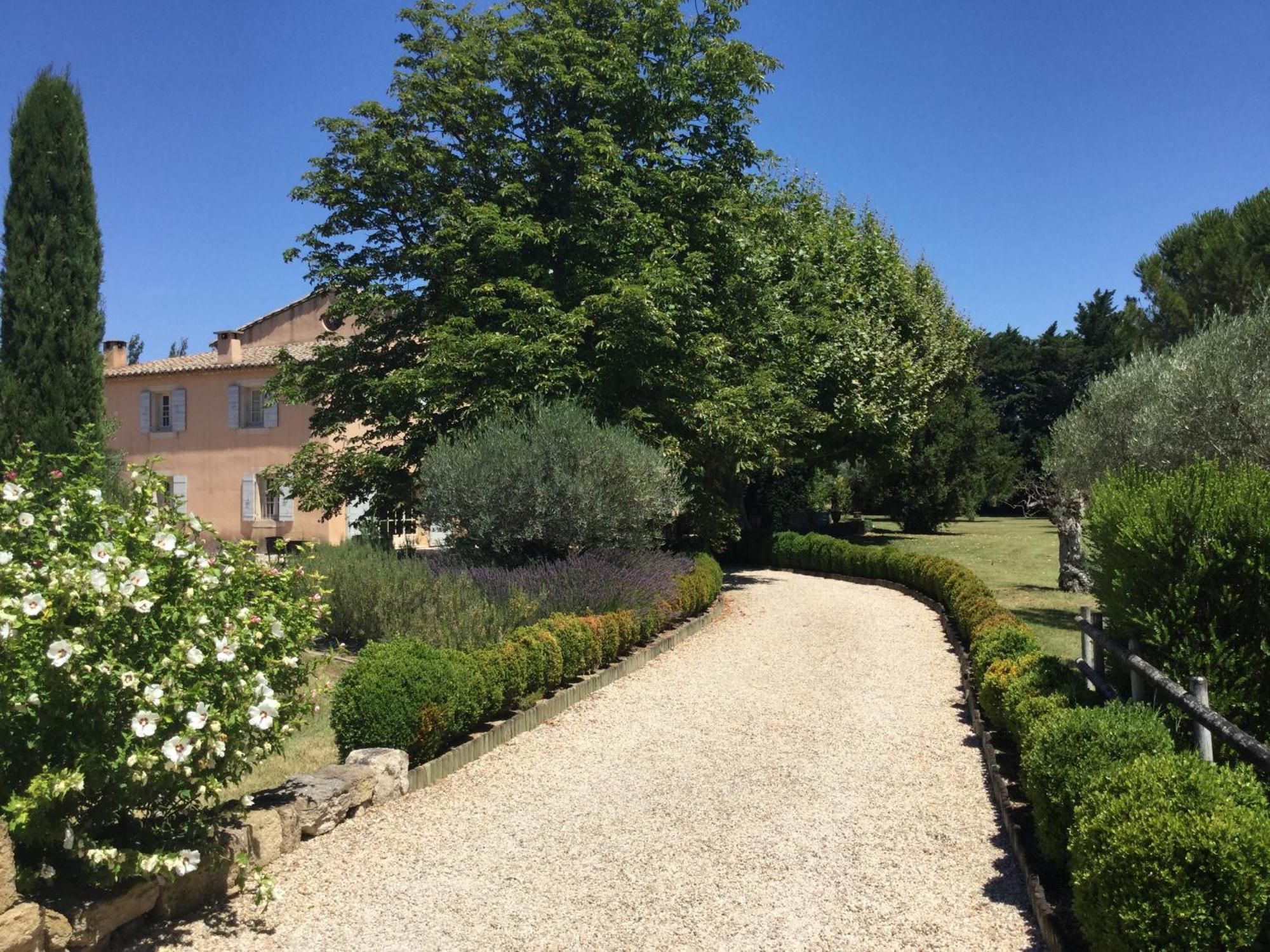 Superbe Mas Provençal 600m2 avec une Superbe Piscine Chauffée et très grand jardin 9000m2, situé au cœur du Luberon en campagne proche de L'Isle sur la Sorgue, 12 personnes, LS2-17 FIGNOULADO Clavaillan Exterior foto