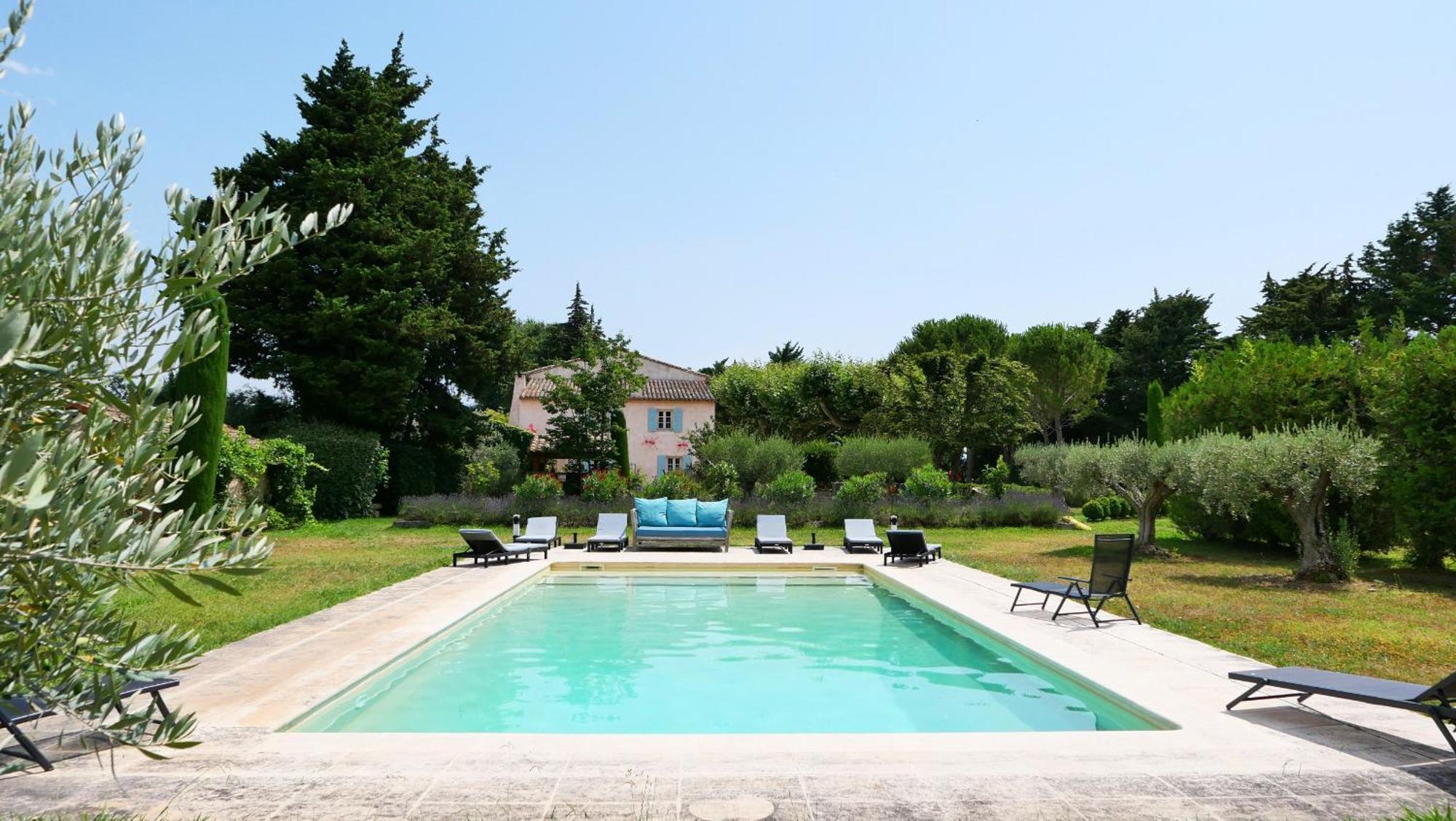 Superbe Mas Provençal 600m2 avec une Superbe Piscine Chauffée et très grand jardin 9000m2, situé au cœur du Luberon en campagne proche de L'Isle sur la Sorgue, 12 personnes, LS2-17 FIGNOULADO Clavaillan Exterior foto