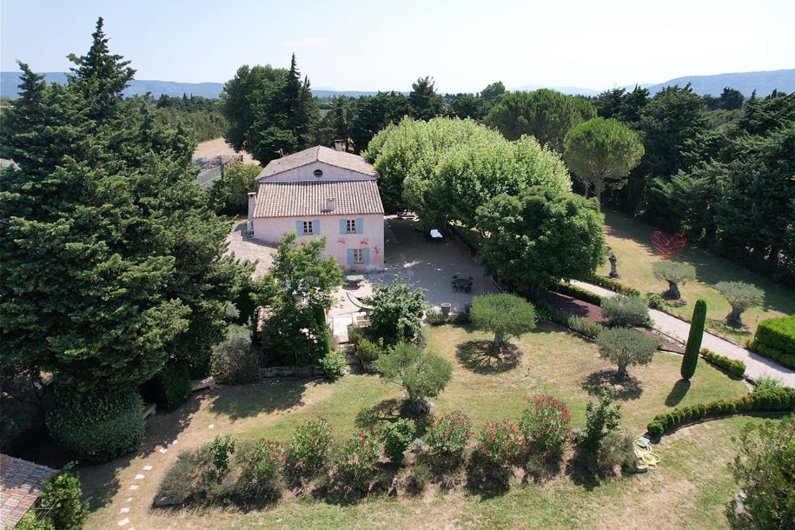 Superbe Mas Provençal 600m2 avec une Superbe Piscine Chauffée et très grand jardin 9000m2, situé au cœur du Luberon en campagne proche de L'Isle sur la Sorgue, 12 personnes, LS2-17 FIGNOULADO Clavaillan Exterior foto