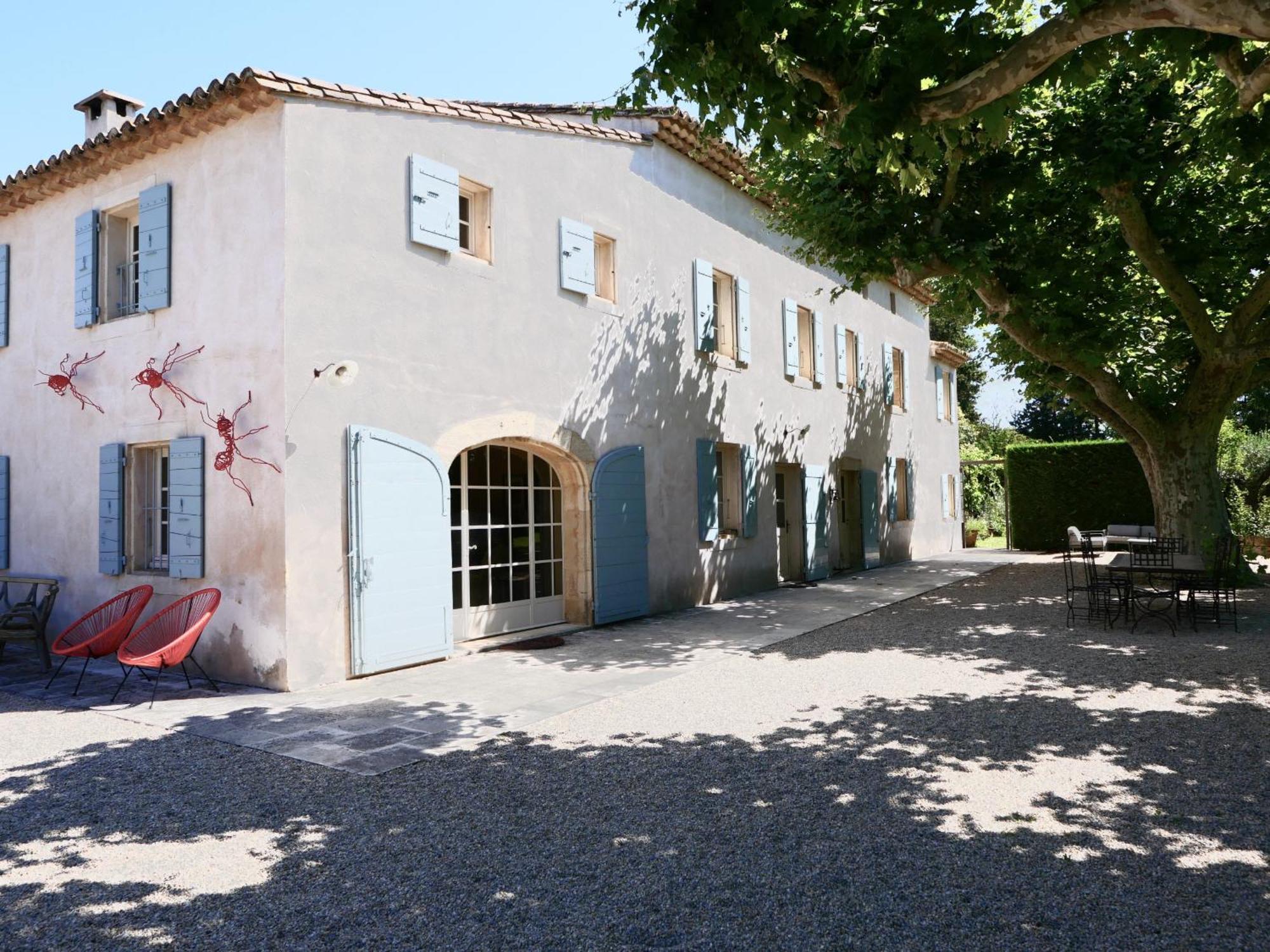 Superbe Mas Provençal 600m2 avec une Superbe Piscine Chauffée et très grand jardin 9000m2, situé au cœur du Luberon en campagne proche de L'Isle sur la Sorgue, 12 personnes, LS2-17 FIGNOULADO Clavaillan Exterior foto