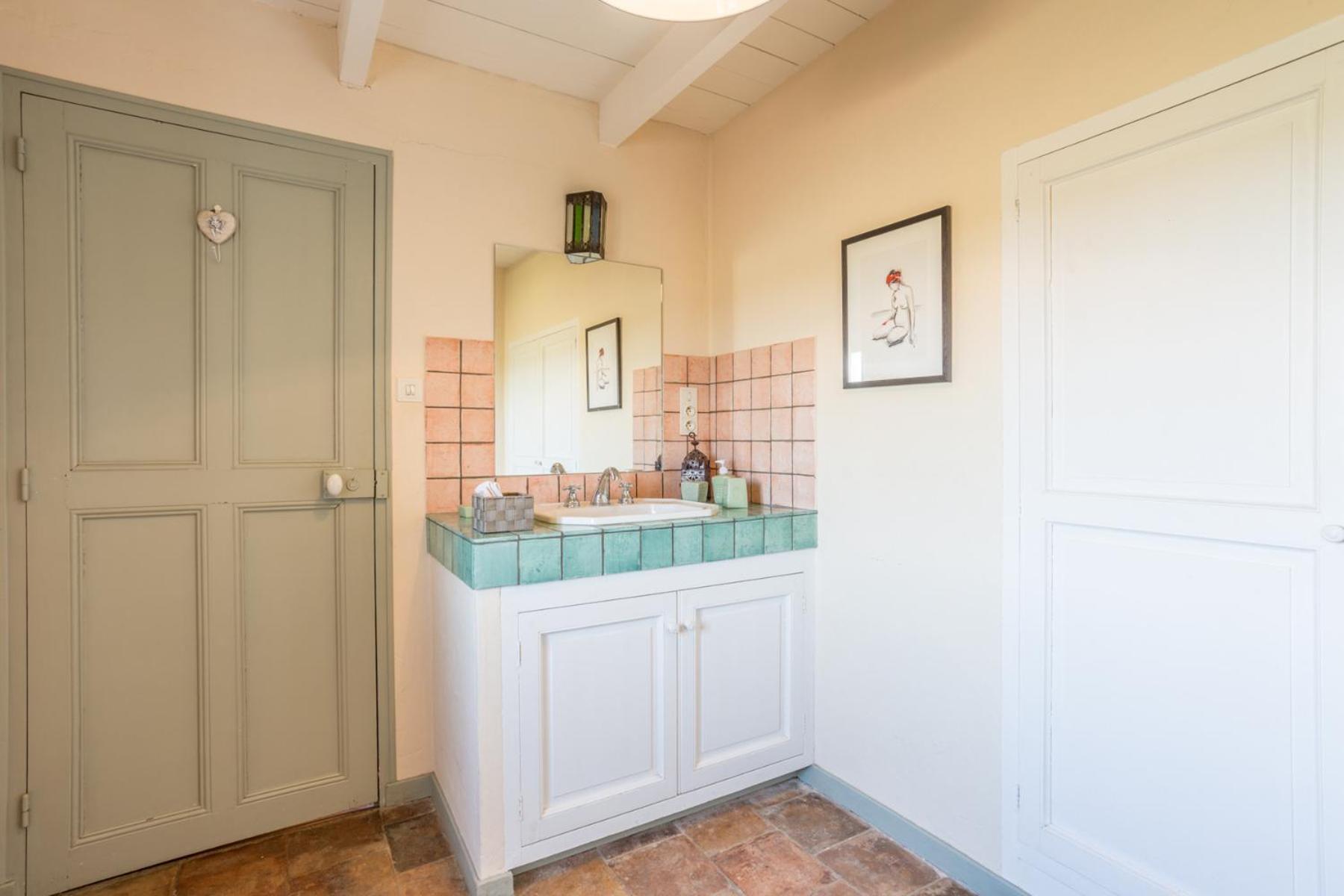 Superbe Mas Provençal 600m2 avec une Superbe Piscine Chauffée et très grand jardin 9000m2, situé au cœur du Luberon en campagne proche de L'Isle sur la Sorgue, 12 personnes, LS2-17 FIGNOULADO Clavaillan Exterior foto