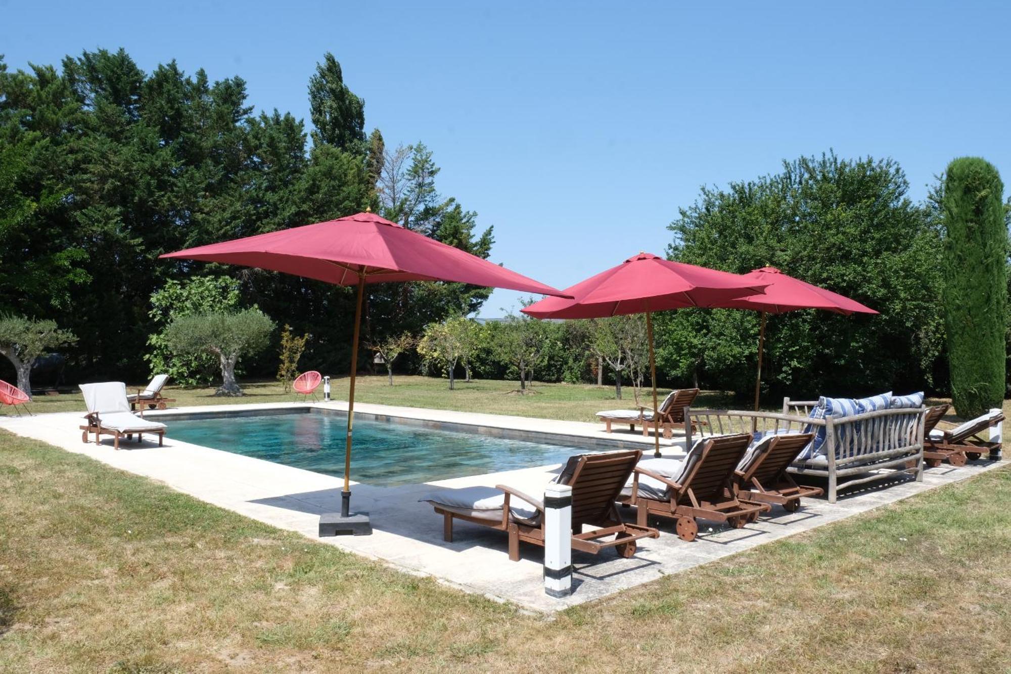 Superbe Mas Provençal 600m2 avec une Superbe Piscine Chauffée et très grand jardin 9000m2, situé au cœur du Luberon en campagne proche de L'Isle sur la Sorgue, 12 personnes, LS2-17 FIGNOULADO Clavaillan Exterior foto