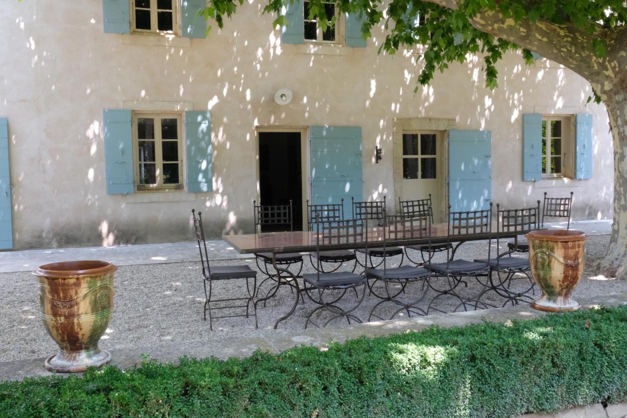Superbe Mas Provençal 600m2 avec une Superbe Piscine Chauffée et très grand jardin 9000m2, situé au cœur du Luberon en campagne proche de L'Isle sur la Sorgue, 12 personnes, LS2-17 FIGNOULADO Clavaillan Exterior foto