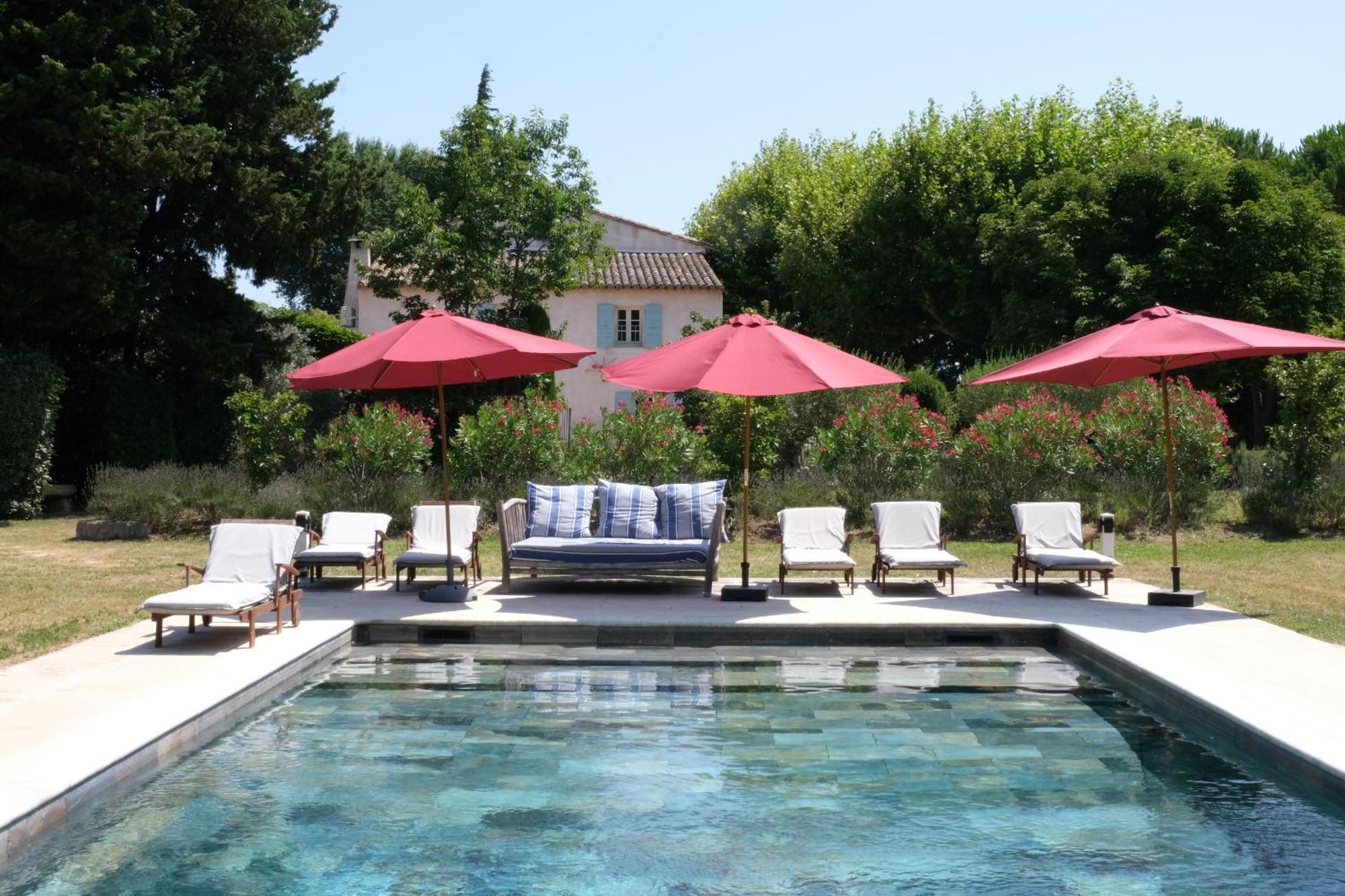 Superbe Mas Provençal 600m2 avec une Superbe Piscine Chauffée et très grand jardin 9000m2, situé au cœur du Luberon en campagne proche de L'Isle sur la Sorgue, 12 personnes, LS2-17 FIGNOULADO Clavaillan Exterior foto